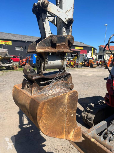 Escavadora Takeuchi 0