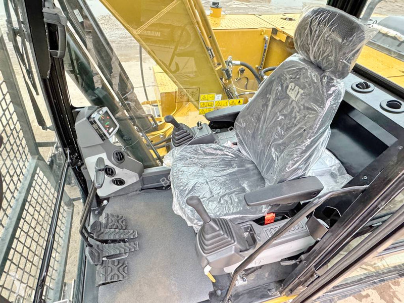 Excavator Caterpillar 320D3 GC - 16 Meter Long...