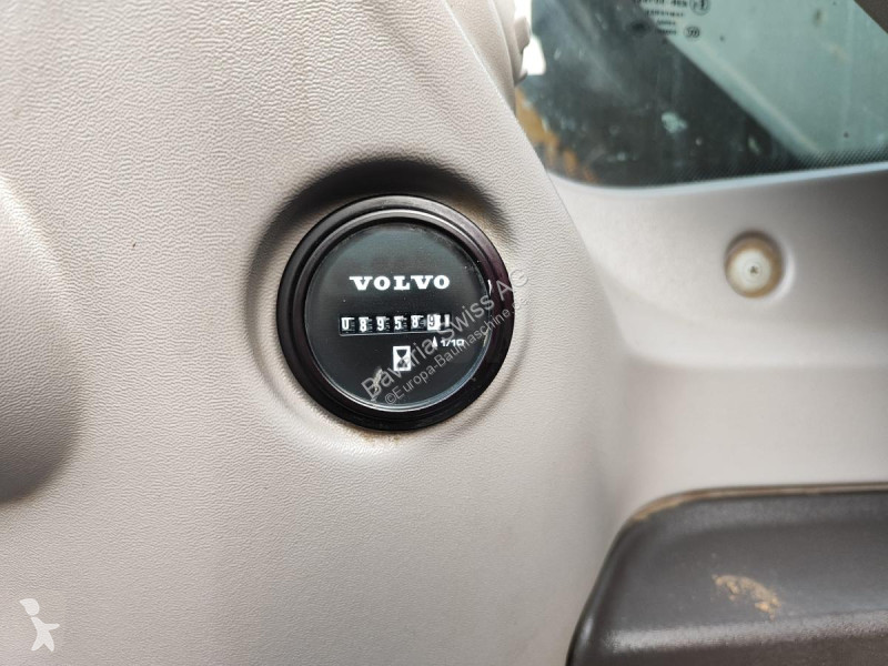 Escavadora Volvo ECR145EL