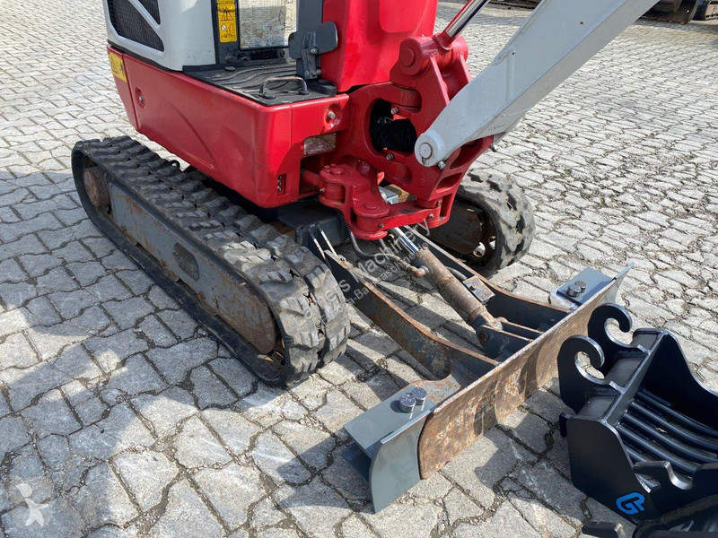 Escavadora Takeuchi TB210R NVT