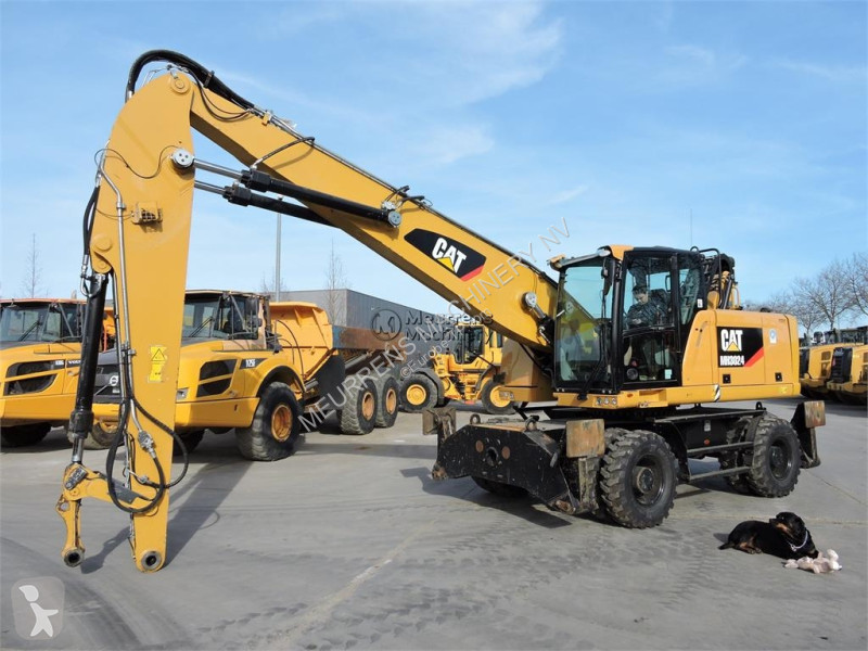 Lopatový nakládač Caterpillar MH3024