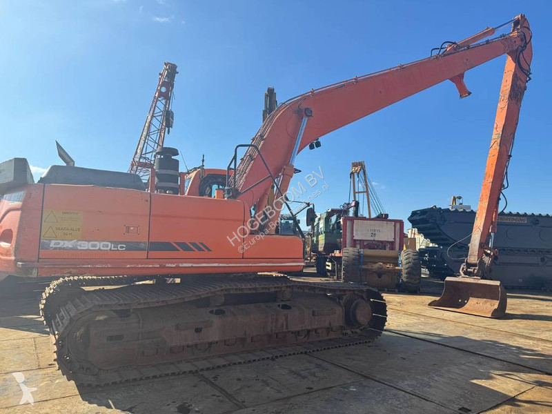 Escavadora Doosan long reach 19m