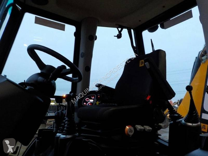 Buldoexcavator JCB