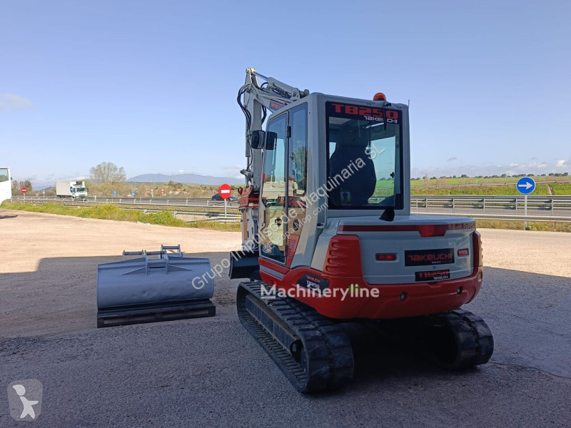Escavadora Takeuchi