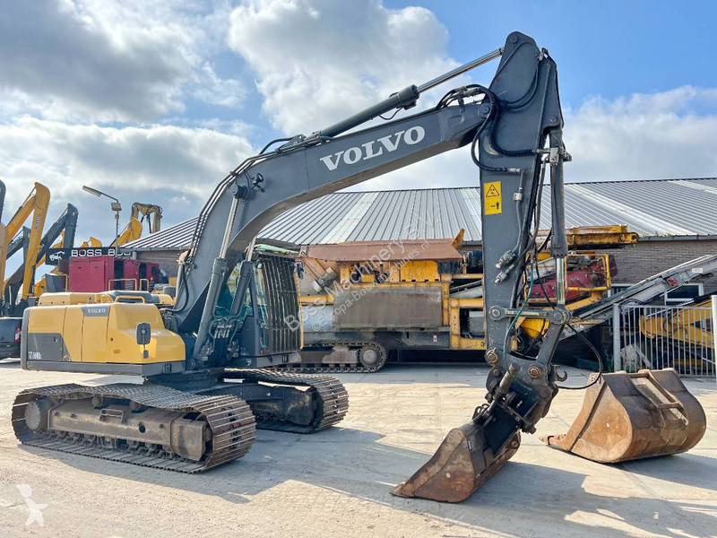 Excavadora Volvo L - 7.255 hours - 2 buckets