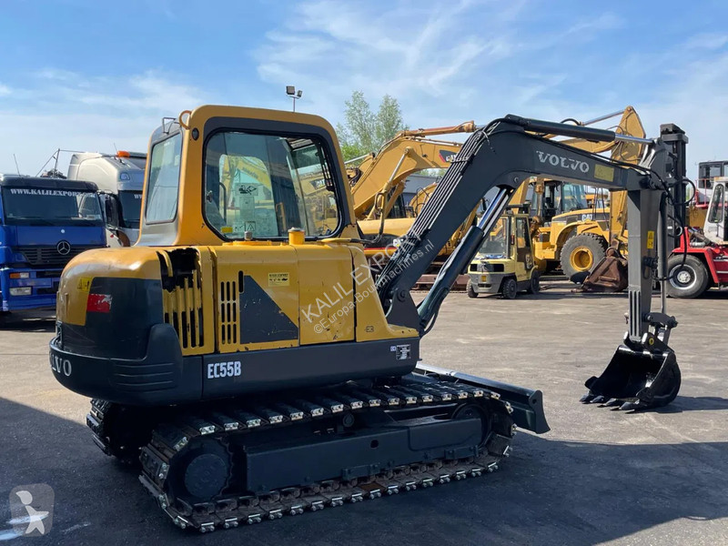 Graafmachine Volvo EC55 Track Excavator Working...