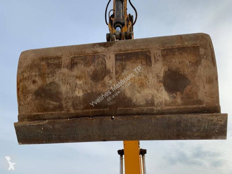 Escavadora JCB