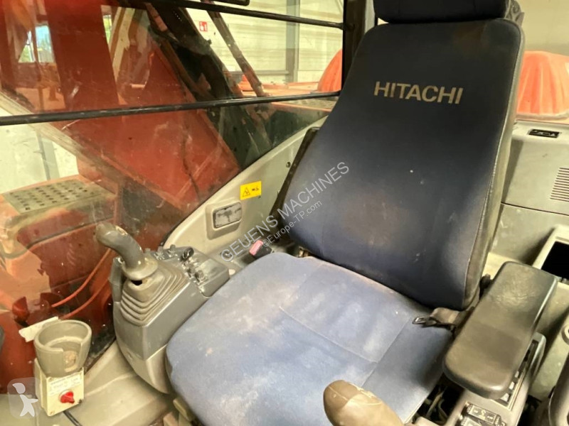 Excavator Hitachi LC-3