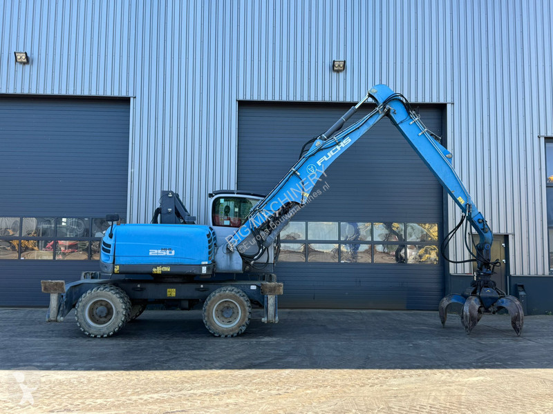 Grua Fuchs MHL 250 E