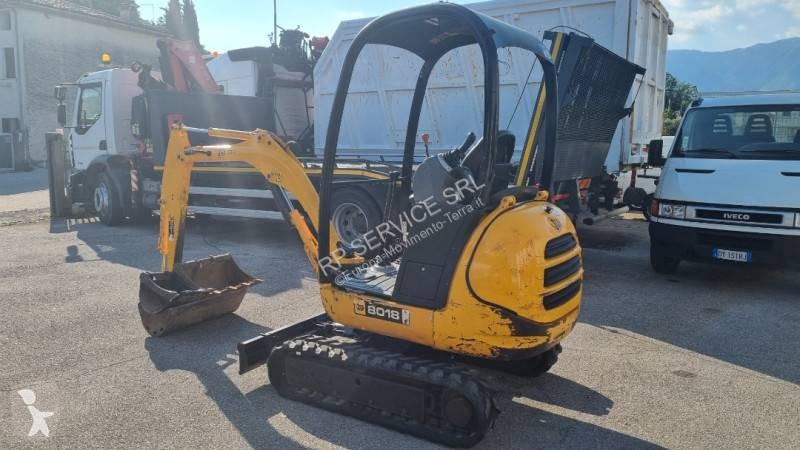 Escavatore JCB