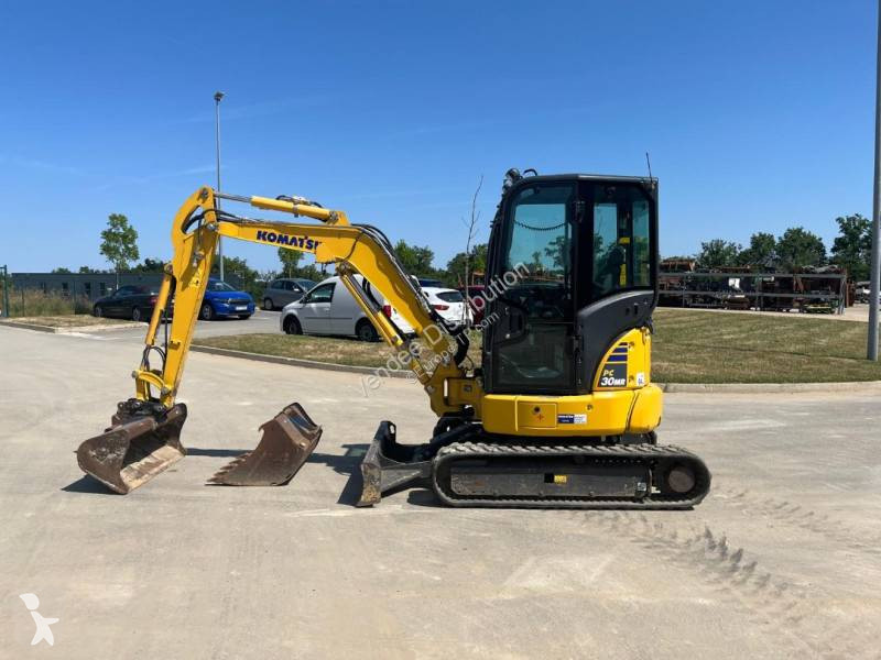 Lopatový nakládač Komatsu PC30MR-5