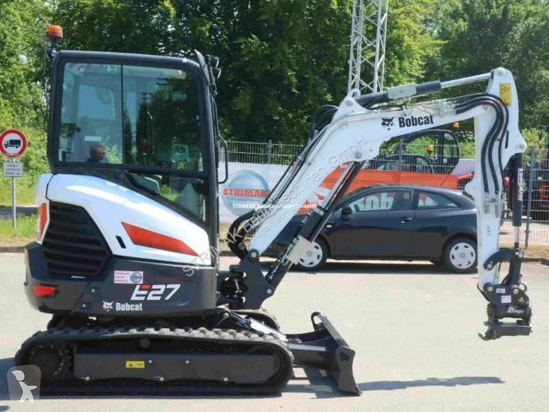 Lopatový nakládač Bobcat E27