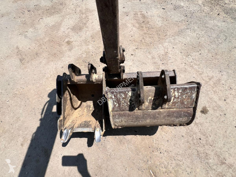 جرافة Volvo MINIPELLE 1,5T EC15