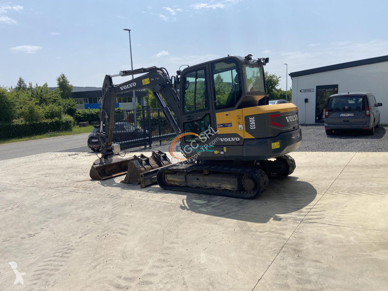 Lopatový nakládač Volvo EC60E