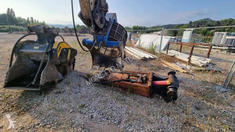 Escavatore Caterpillar