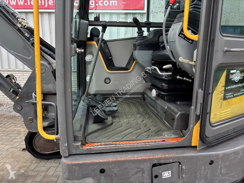 Escavadora Volvo D tracked excavator, A/C, 2016...