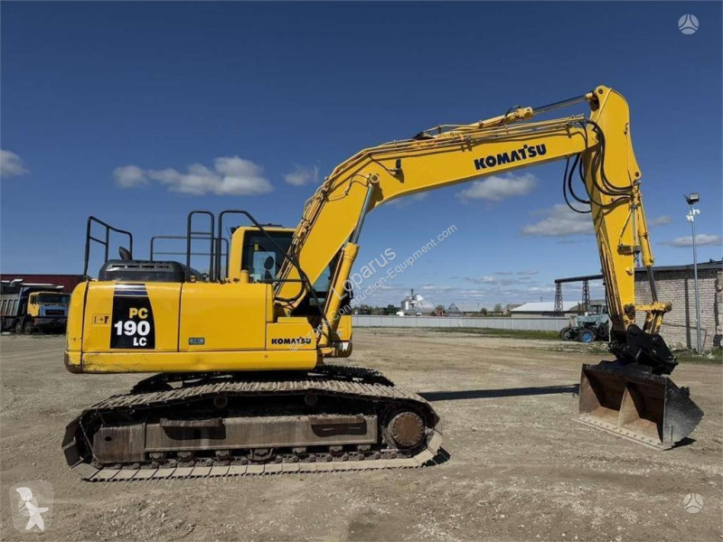 Excavator Komatsu LC-8