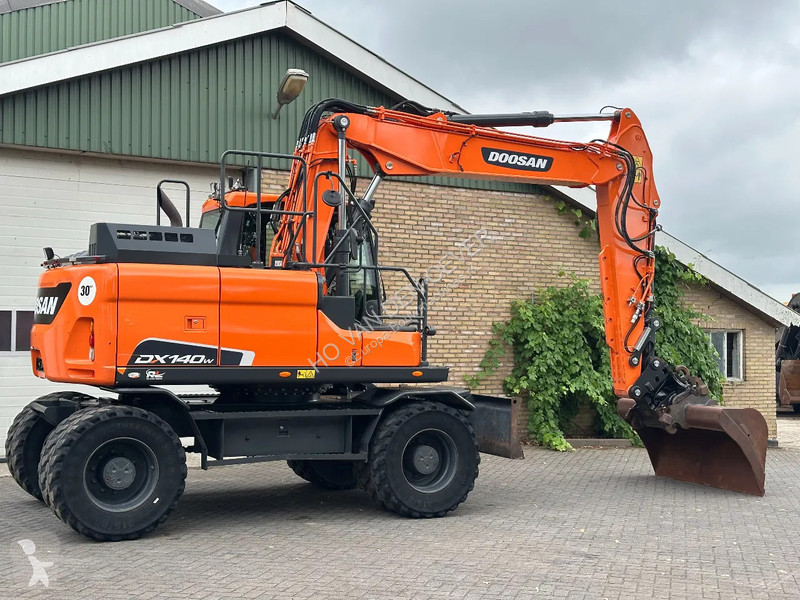 Excavator Doosan -5