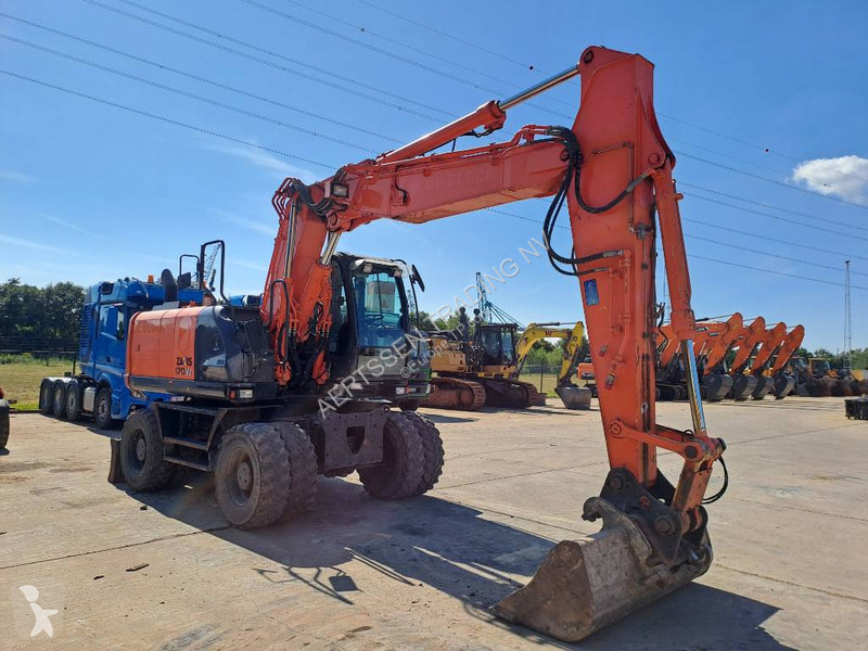Escavadora Hitachi W-5 B