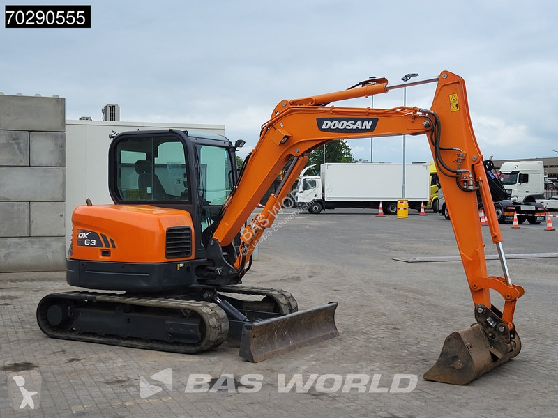 Escavadora Doosan DX63-3 3 BUCKETS - A/C