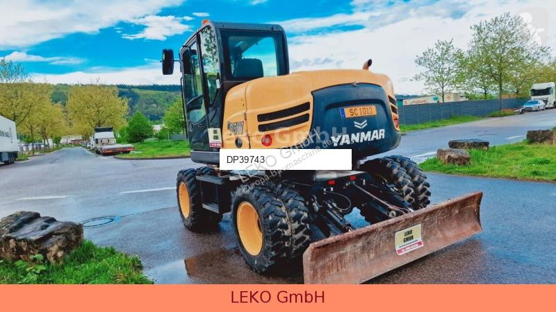Escavatore Yanmar B 95W Mit Drei Löffeln und...