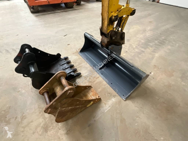 Excavator Komatsu MR-3