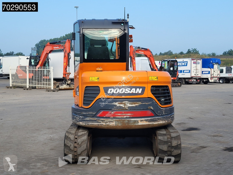 Escavadora Doosan DX63-3