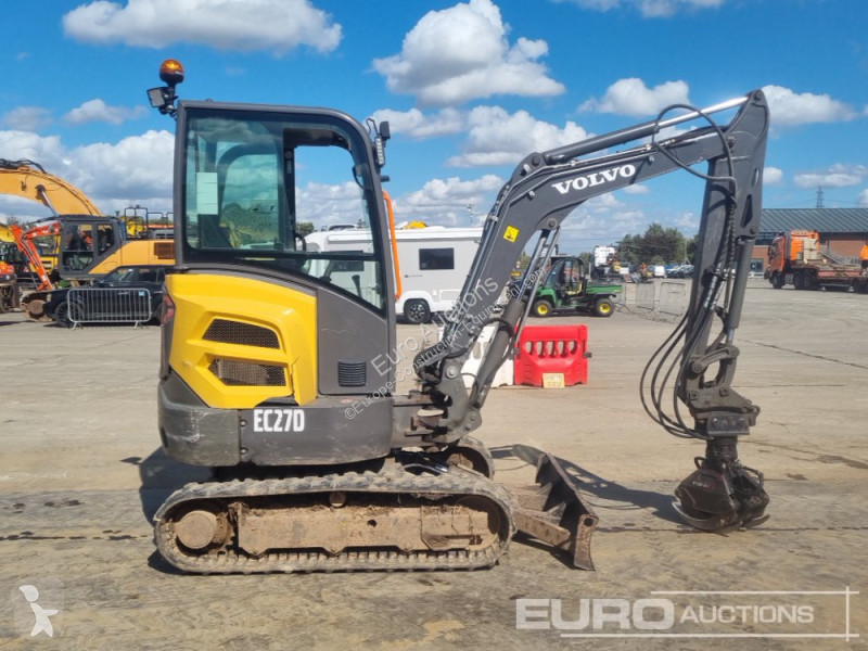 جرافة Volvo EC27D