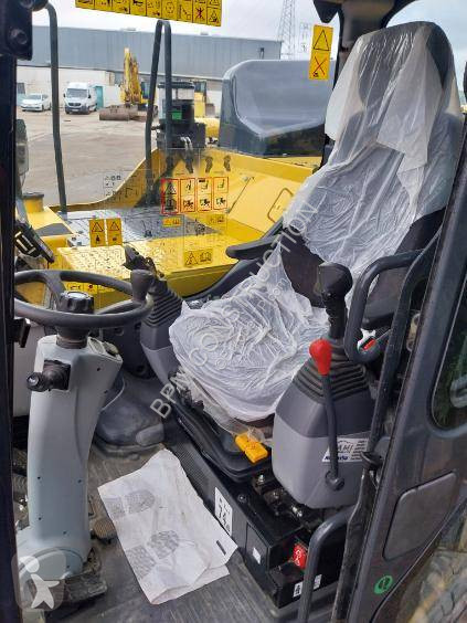 Escavatore Komatsu PW138MR-11