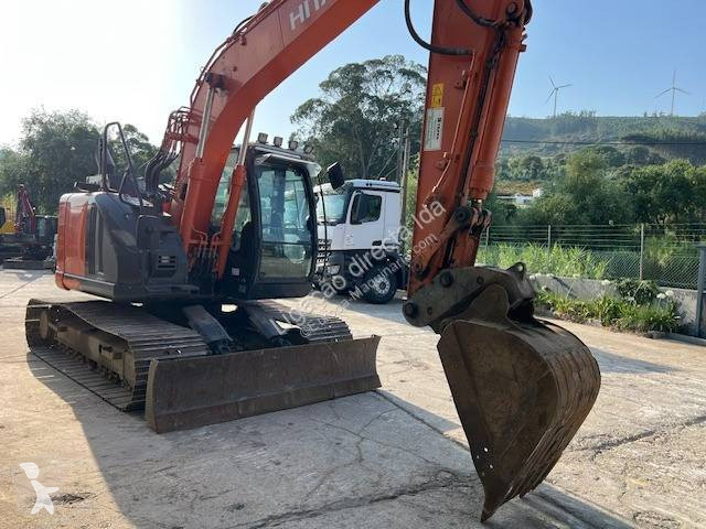 Escavadora Hitachi ZX135-6