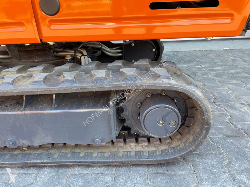 Escavadora Hitachi ZX19-6