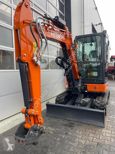 Escavadora Hitachi ZX33U-6 | A/C