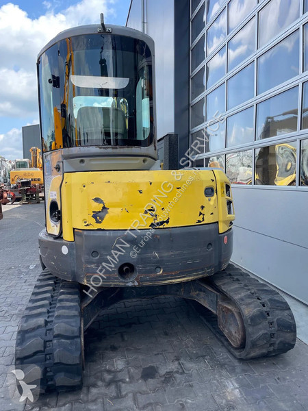 Excavator New Holland 2
