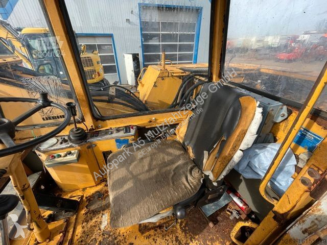 Excavator Liebherr A 911 C Umschlagbagger...