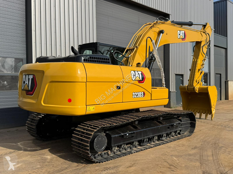 Excavadora Caterpillar 3