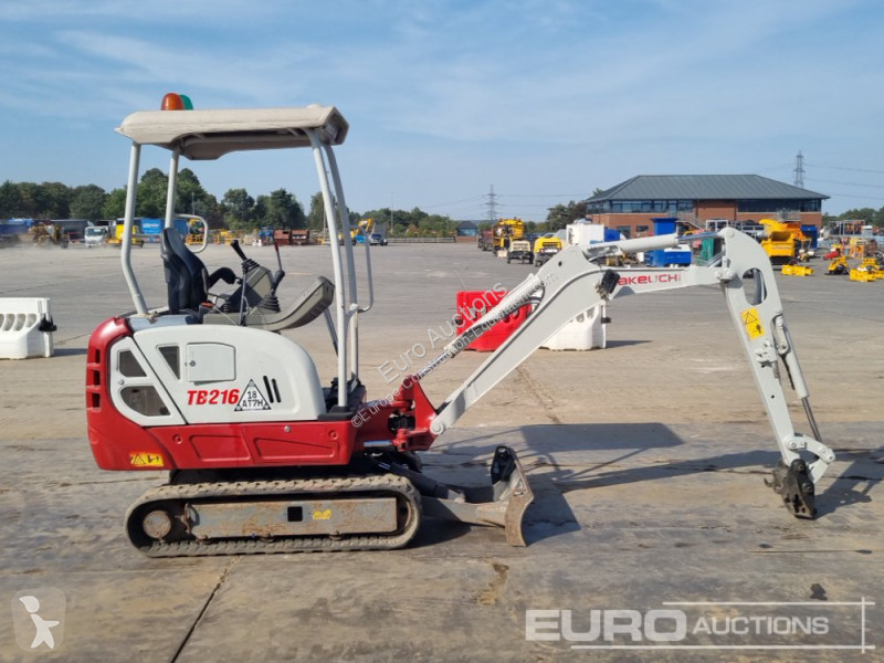 Escavadora Takeuchi TB216