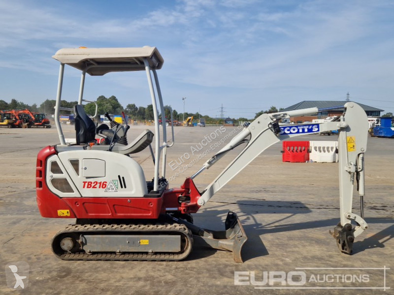 Escavadora Takeuchi TB216