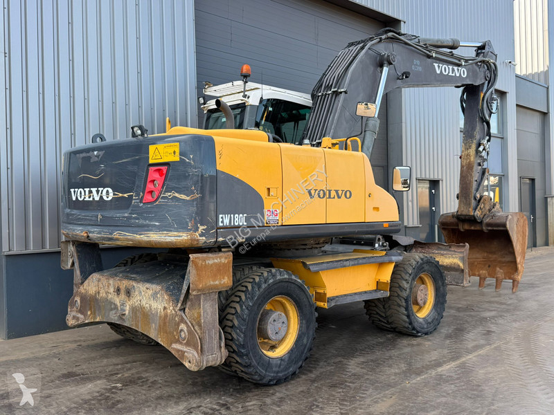 Excavadora Volvo