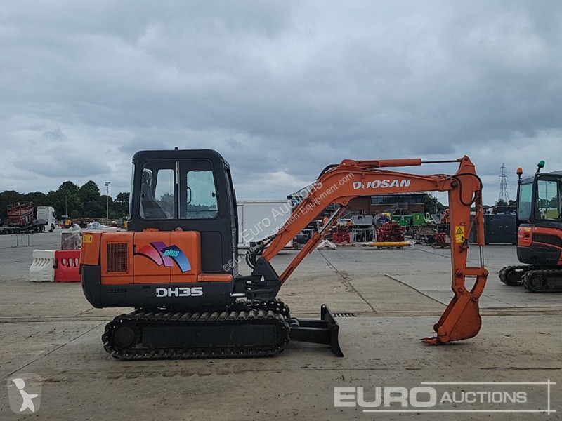 Escavadora Doosan DH35
