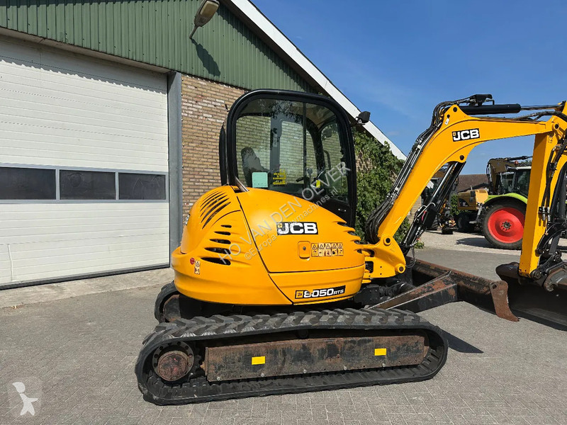 Excavator JCB