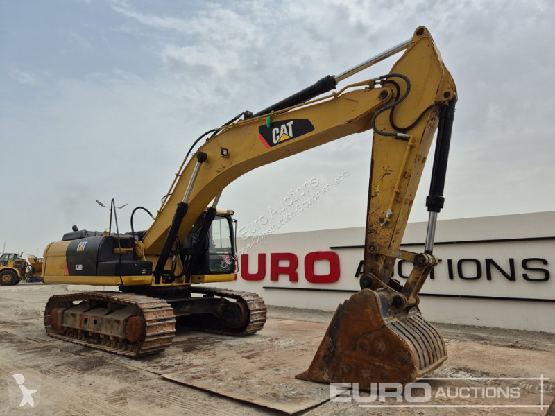 Escavatore Caterpillar 2