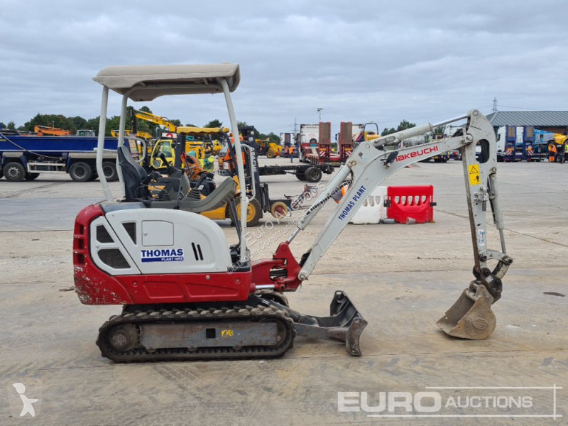 Escavadora Takeuchi TB216