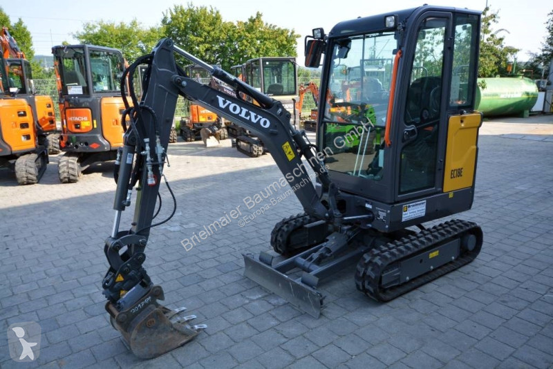جرافة Volvo EC 18 E