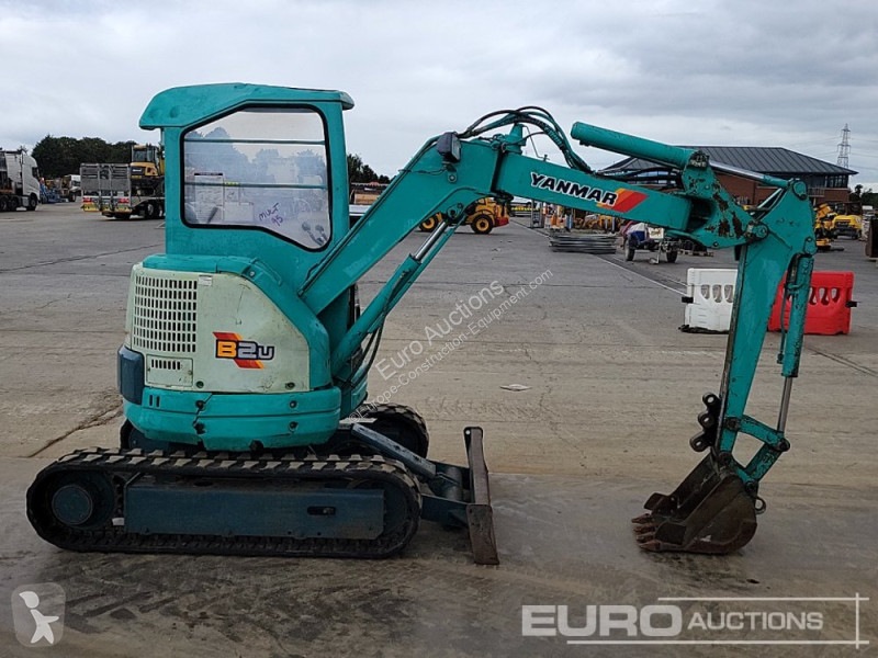 جرافة Yanmar B2U