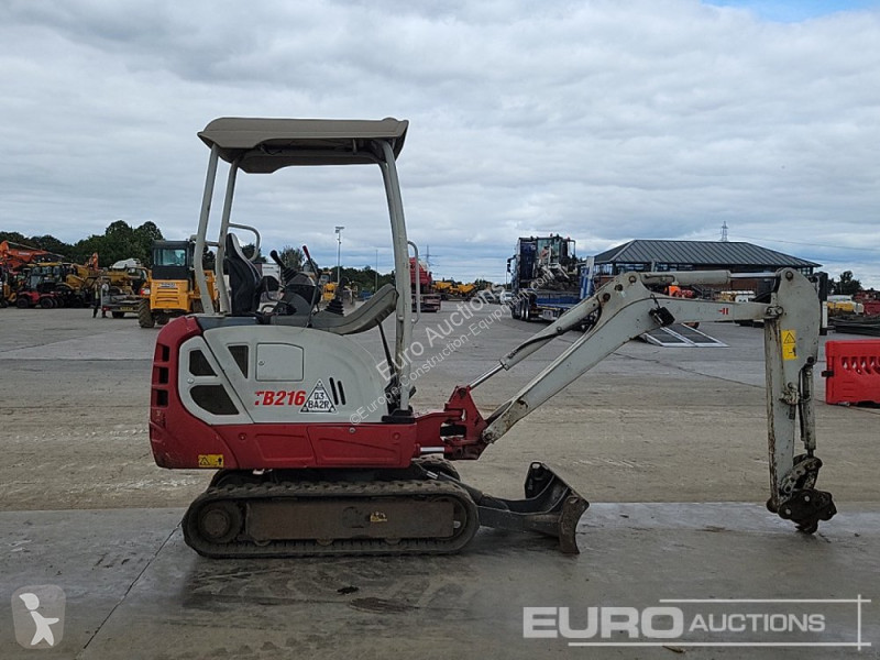 Escavadora Takeuchi TB216