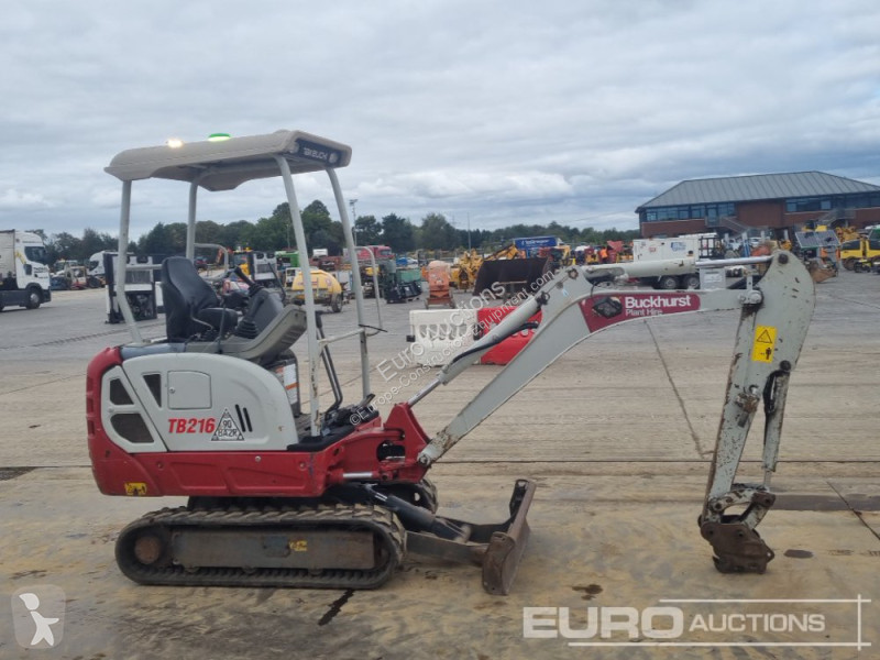 Escavadora Takeuchi TB216