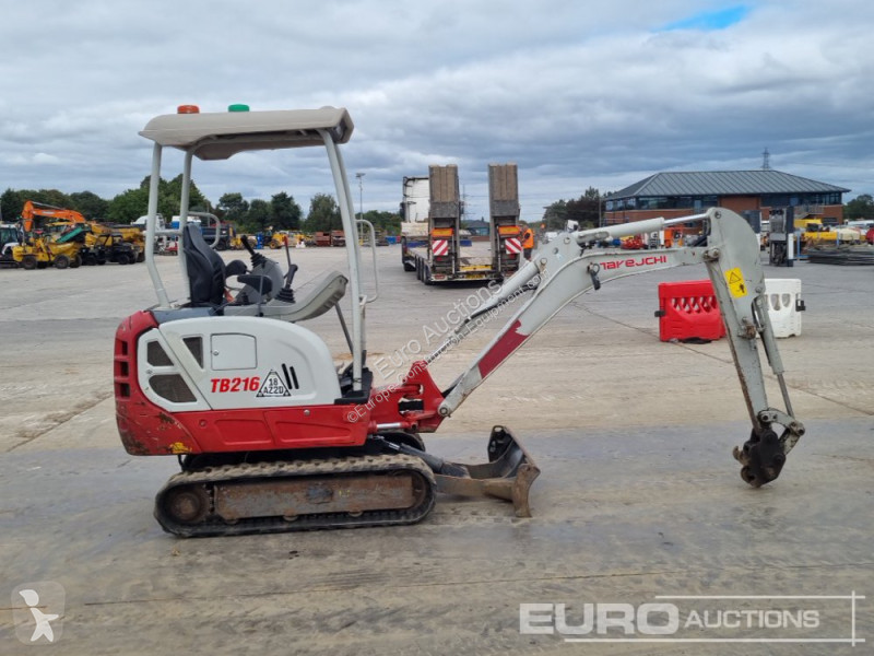 Escavadora Takeuchi TB216