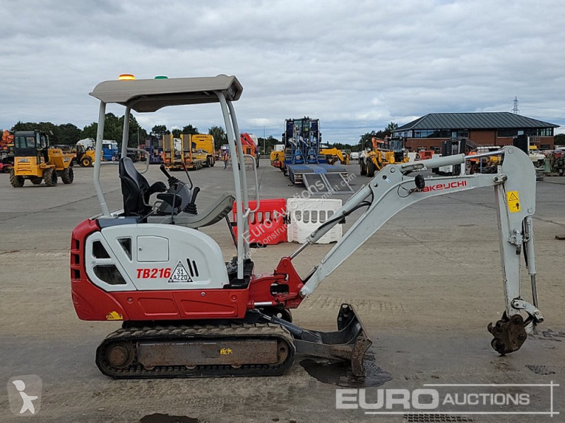 Escavadora Takeuchi TB216