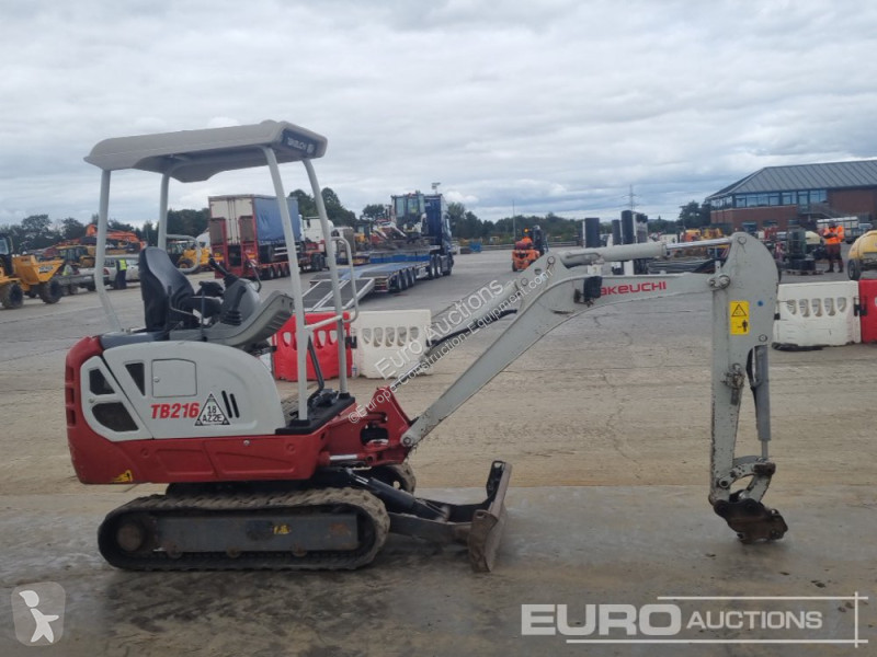 Escavadora Takeuchi TB216