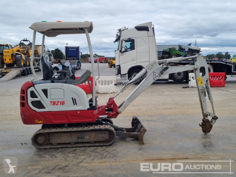 Escavadora Takeuchi TB216